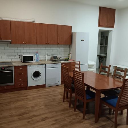 Big Cozy - Skyfall Apartment 3 Bdrm 6 Beds 1&Half Baths Budapest Extérieur photo