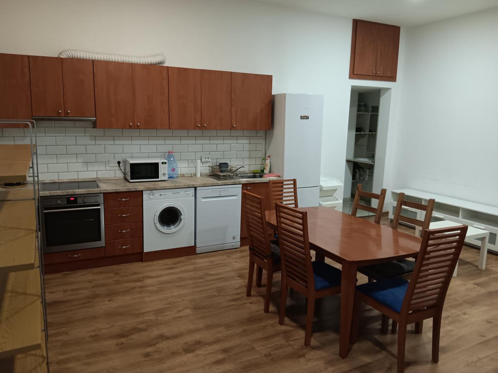 Big Cozy - Skyfall Apartment 3 Bdrm 6 Beds 1&Half Baths Budapest Extérieur photo